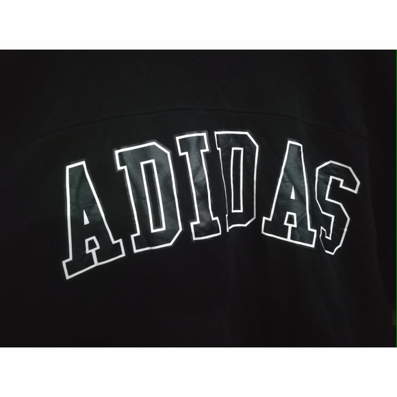 🎄🎁Adidas black sweatshirt, a bit baggy looks so classy ❤️ ❤️ UK S-UK M - Picture 2 of 5